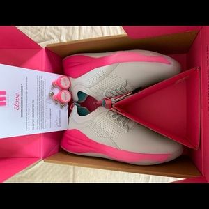 Clove nursing shoes - electron pink - never worn!